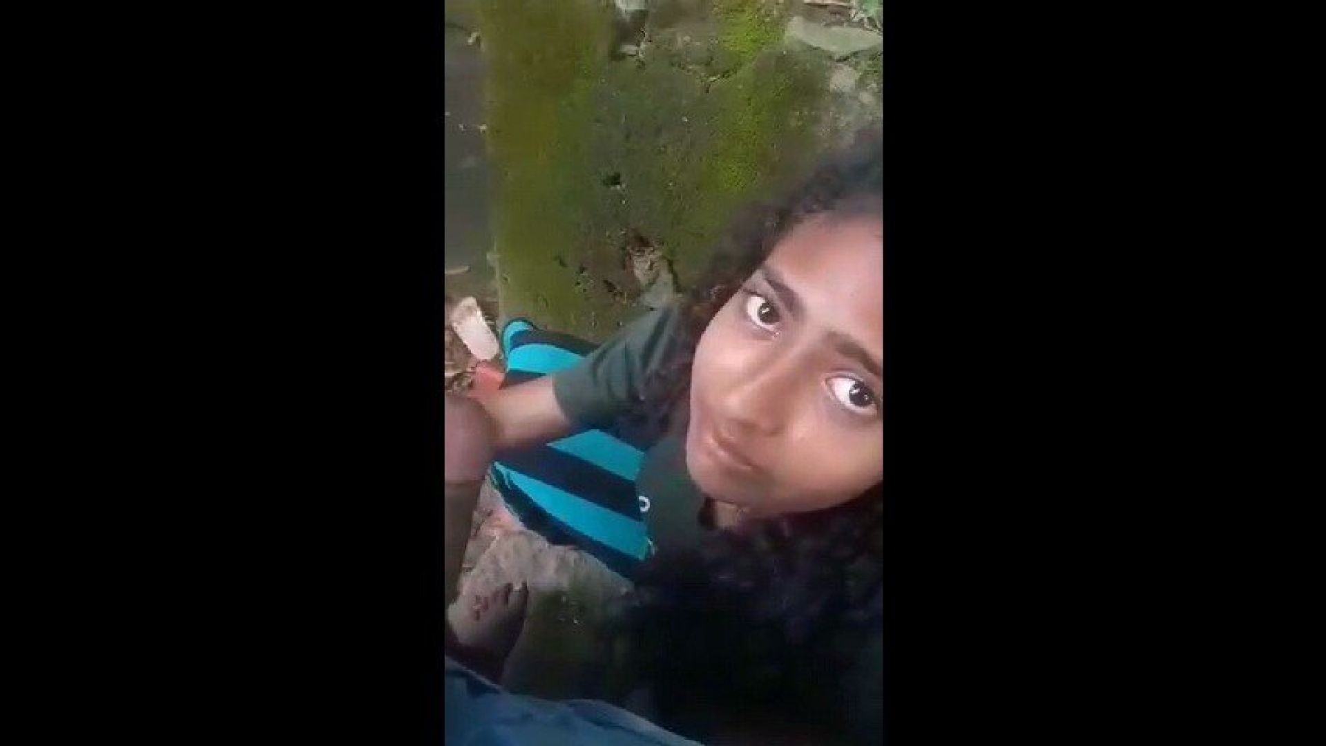 Sinhala (lanken) girl outdoor blowjob and ass show